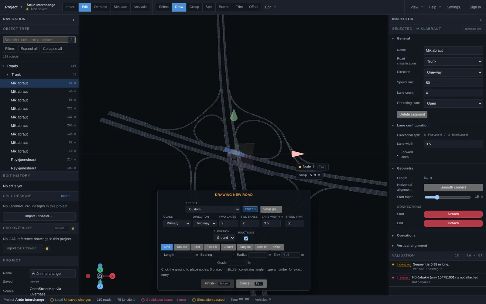 The Draw tool with its heads-up panel of presets, geometry helpers and snapping hints